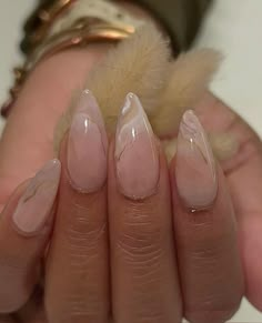 Almond Clean Nails, Nails Simple Elegant Natural Looks, Unique Acrylic Nails Winter, Nokti 2022, Nude Marble Nail Designs, Neutral Holiday Nails Classy, Clean Classy Nails, Elegant Nails Classy Simple, Winter Almond Acrylic Nails