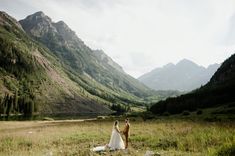 couple eloping in the mountains of CO Elopement Guide, Bells Wedding, Smallest Wedding Venue, Maroon Wedding, Mountain Wedding Colorado, Colorado Wedding Venues