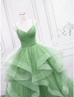 Ballkleid Ballkleider Glitzerndes Kleid Formal Bodenlang Ärmellos V-Ausschnitt Tüll mit Glitzerrüschen Glittering Dress, Green Ball Gown, Ball Gown Prom Dresses, Gown Prom Dresses, Formal Wedding Guests, Tulle Balls, Green Tulle, Long Formal Dress, Tulle Ball Gown