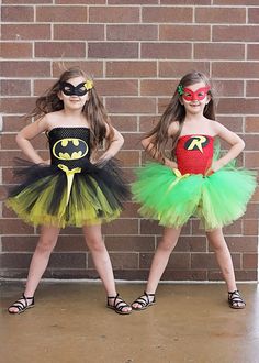 Batman & Robin Tutu Costumes by OhMyTutuCuteByDeanna on Etsy https://www.etsy.com/listing/233831193/batman-robin-tutu-costumes Batman Costume For Girls, Halloween Tutu Costumes, Batman Dress, Girl Superhero Costumes, Robin Girl, Wonder Woman Dress, Batman Girl, Diy Superhero, Batman & Robin