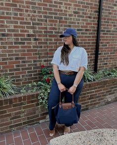 Loving navy blue! Navy Blue Handbag Outfit, Blue Handbag Outfit, Navy Blue Handbag, Navy Blue Handbags, Comfy Fall Outfits, Blue Handbag, Navy Blue Top, Handbag Outfit, Fall Outfit