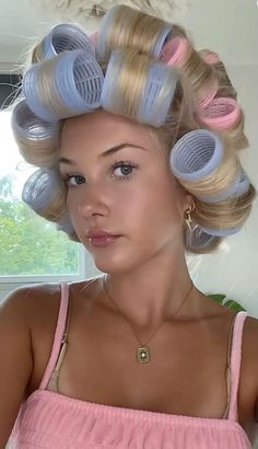 Pink Hair Rollers Aesthetic, Roller Girl, Black Hair Kpop, Vogue Beauty, Healthy Lifestyle Inspiration, Hair Rollers, Foto Ideas Instagram, Hair Curlers, Pink Princess