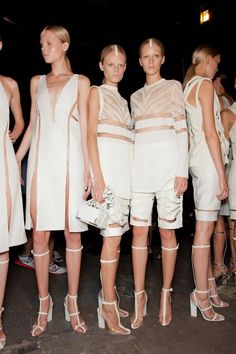 Alexander Wang Spring 2013 Ready-to-Wear Backstage Ugly Dresses, Good Clothes, Curvy Shorts, Fashion Mask, Couture Runway, White Fashion, Fashion Details, Alexander Wang