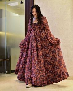 Mind-blowing Fabulous Trendy Fashion Plus Size Party Wear Ideas For Plus Size Women Frock Long, Full Sleeve Gowns, Stylish Short Dresses, Pakistani Dresses Casual, Long Dress Design, Fancy Dresses Long, Simple Pakistani Dresses, Designer Dresses Casual, Stylish Party Dresses