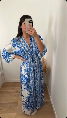 Muslim Outfits Summer, Dubai Outfit, Outfit Zara Drip, Outfits Muslim, Blue White Dress, Dubai Outfits, Zara Style, France Aesthetic, Zara Drip