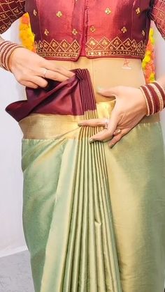 Fancy Sarees Blouse Models, Blouse Patterns For Fancy Sarees, New Designer Sarees Party Wear, Dress Made Of Saree, Function Saree Look, How To Saree Wear, Sari Styles Ideas, Model Blouses For Fancy Sarees, Saree Patterns Design