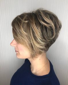 26 Cutest Layered Bob With Bangs for 2021 A Line With Bangs, Stacked Bob With Bangs, Lisa Rinna Haircut, Very Short Bob Hairstyles, Bob With Layers, Inverted Bobs, Cuts For Long Hair, Ash Blonde Bob, Very Short Bob