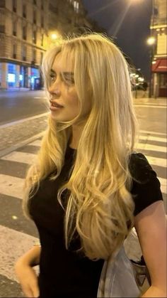 Blonde Hair Inspiration, Mob Wife, Blonde Hair Looks, Hair Appointment, Hair Stylies, Platinum Blonde Hair, Long Blonde, Long Blonde Hair, American Beauty