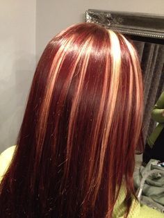 Love this mahogany copper colour with highlights Wine Red Hair On Blonde Hair, Mahogany And Blonde Hair, Dark Red Hair With Blonde Highlights, Cherry Red Hair With Blonde Highlights, Hair Color With Blonde Highlights, Red With Blonde Highlights, Red And Blonde Highlights, Mahogany Hair Color