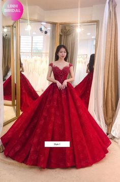 Vestidos Color Vino, Sparkle Princess, Casual Bridal Dress, Red Ball Gowns, Tulle Train, Red Ball Gown, Red Wedding Dresses, Beautiful Wedding Gowns, Princess Ball Gowns