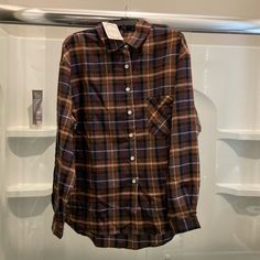 Size X-Large Button Down Trendy Collared Flannel Shirt With Buttons, Plaid Shirt With Buttons In Relaxed Fit, Trendy Flannel Tops With Button Closure, Retro Button-up Tops For Fall, Trendy Relaxed Fit Flannel Shirt With Buttons, Retro Flannel Shirt With Button Closure For Fall, Retro Plaid Shirt For Fall, Retro Button-up Shirt For Fall, Relaxed Fit Plaid Shirt With Buttons