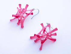 Inspiration: corals. Crafting: 3D printed, then sanded and coated.  Material: resin, lightweight. Length: 1.7 inch.  Made to order. Please allow time for crafting. Abstract Earrings, Art Science, Science Gifts, Coral Earrings, Jewelry Unique, Earrings Statement, Ocean Art, Statement Jewelry, 3d Printed