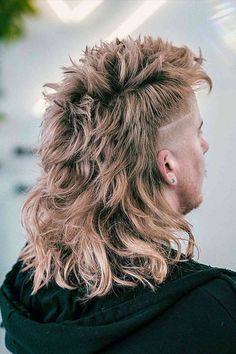 Long Undercut with Mid Fade Long Undercut, Viking Haircut, Long Hairstyles For Men, Mid Fade, Wavy Hair Men, Long Hair On Top, Viking Hair, Men Hair Color