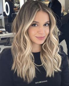 Tuns Bob Lung, Blonde Hair With Roots, Rambut Brunette, Summer Blonde Hair, Ombre Hair Blonde, Dark Roots Blonde Hair, Balayage Blonde, Brown Hair Balayage