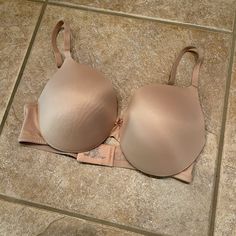 Tan Nude Color Lace Detail Great Condition, Never Worn Sleep Wear, Nude Color, Lace Detail, Women's Intimates, Comb, Honey, Sleep, Satin, Bra