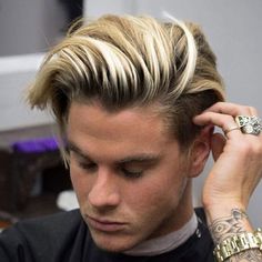 Brown Hair Male, Highlights For Men, Dyed Blonde Hair, Men Hair Color, Dirty Blonde Hair, Dark Blonde Hair, Corte De Cabelo Masculino