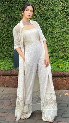 Diwali Outfits, Lehenga Designs Simple, Traditional Indian Dress, Rakul Preet, Salwar Kamiz, Indian Dresses Traditional, Traditional Indian Outfits, White Gown