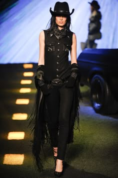 Philipp Plein Fall 2014 Ready-to-Wear Collection Photos - Vogue Cowboy Chic, Urban Cowgirl, Cowgirl Fashion, Looks Country, Cowboy Outfits, Western Look, Western Chic, Cow Girl