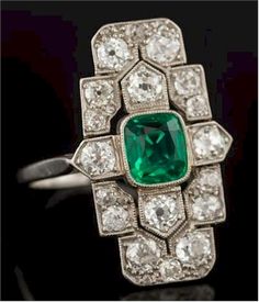 Bijoux Art Deco, Art Deco Emerald, Dinner Ring, Rings Ideas, Art Deco Engagement, Deco Engagement Ring, Ring Crafts, Deco Jewelry, Emerald Jewelry