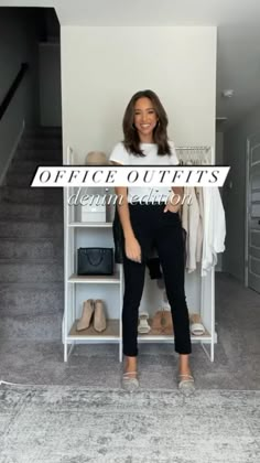 Bussines Casual Women Outfits Jeans, Black Jean Work Outfit, Friday Looks For Work, Court Hearing Outfit Women, Outfit For Court For Women, Teller Outfit Bank, Ootd Work Casual, Admin Assistant Outfit, Hotel Front Desk Outfits