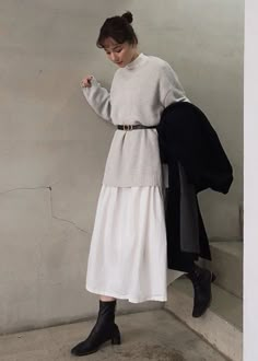 Black A Line Skirt Outfit Casual, Dress And Outer Outfit, Classic Beauty Outfits, Modest Outfit Winter, Modest Autumn Outfits Hijab, Cold Wedding Outfit Guest, Hijab Autumn Outfits, Autumn Outfits Hijab, 2024 Autumn Outfits Trends