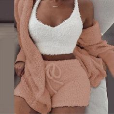 Pink fleece pyjama set Celana Fashion, Cardigan Crop Top, Winter Pajamas, Traje Casual, Rose Orange, Cardigan Crop, 50 Style, Fleece Pajamas, Crop Top And Shorts