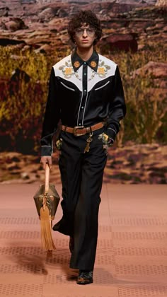 Neo Cowboy Style, Western Luxury Fashion, Louis Vuitton Western, Western Runway Fashion, 90s Cowboy Fashion, High Fashion Cowboy, Western Style Outfits Men, Cowboy Inspired Outfit Men, Cowboy Fashion Men