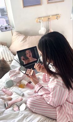 Pink Lifestyle, Pink Life, Vogue Beauty, Healthy Lifestyle Inspiration, Pink Girly Things, Foto Ideas Instagram, روتين العناية �بالبشرة, Just Girl Things, Just Girly Things