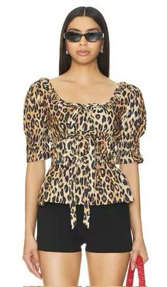 Fall outfit ideas, animal print top, fall style, looks for fall 2024 Fall Outfit Ideas, Style Looks, Fall Outfit, Print Top, Print Tops