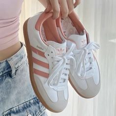 Womens Footwear, Trendy Shoes Sneakers, Preppy Shoes, Pretty Shoes Sneakers, Adidas Samba Og, Shoe Wishlist, Cute Nike Shoes, Hype Shoes, Shoe Inspo