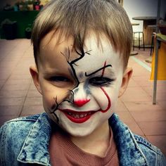 Face Painting Halloween Kids, Half Face Makeup, Halloween Makeup For Kids, Clown Face Paint, Makeup Clown, Halloweenský Makeup, Scary Clown Makeup, Killer Clown, Clown Face