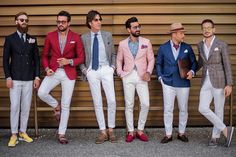 fcelentano: “Day 3 - Pitti Uomo Turkish and Italian gentlemen. Repost & ph: @fabriziodipaoloph … #fcelentano #francescocelentano (presso Pitti Immagine Uomo - Fortezza da basso) ” Mens Casual Suits, Blazer Outfits Men, Derby Outfits, Smart Casual Men, Mens Spring Fashion, Mens Casual Dress Outfits, Vintage Mens Fashion, Slim Fit Blazers, Dapper Men