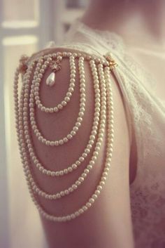 vintage wedding dress with pearl sleeves deatils Detail Couture, Shoulder Necklace, Bridal Accessories Jewelry, Pearls Diy, Pearl Jewelry Wedding, Gorgeous Wedding Dress, Ivory Pearl, Pearl Wedding, Fashion Details