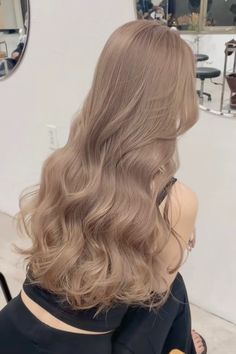 #haircolor #trendy #color Tea Hair Color, Milk Tea Hair Color, Dimensional Highlights, Perfect Hair Color, Soft Caramel, Bronde Haircolor, Color Hair, How To Draw Hair, Hair Transformation