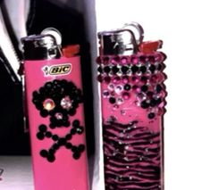 Bedazzled Skull, Trashy Y2k Aesthetic, Custom Lighters, Rhinestone Projects, Trashy Y2k, 2000s Aesthetic, Puff And Pass