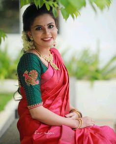 bridal outfit Pink Green Blouse Designs, Pink Saree Green Blouse, Pink Saree With Green Blouse, Rani Pink Saree Contrast Blouse, Green Blouse Designs, Engagement Saree, Simple Saree Designs, Best Blouse Designs