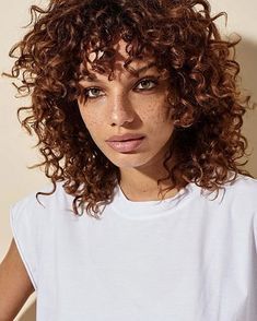 Short Curly Hairstyles, Hair 2018, Haircuts For Curly Hair, Celebrity Hair Stylist, Penteado Cabelo Curto, Curly Bob Hairstyles