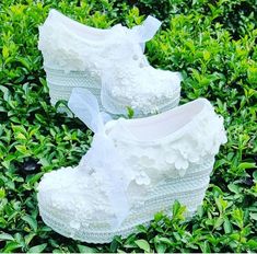 Heels Bride, Wedding Wedges, Pearl Shoes, Embroidery Wedding, Wedding Sneakers, Shoes Party, Country Weddings, Bling Shoes, Shoes Custom