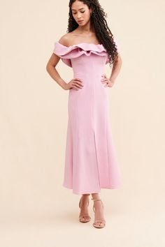 Formal Dresses | Nuuly Rent Chic Spring Gown With Ruffles, Wedding Color Pink, Eco Friendly Dress, Cute Dresses For Women, School Formal, Gown For Prom, Rent Dresses, Dress Hire, 27 Dresses