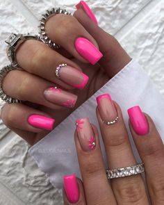 Summery Nails, Short Acrylic Nails Designs, Diamond Nails, Pink Acrylic Nails, Stick On Nails, Nail Arts, Nail Polishes, Artificial Nails, Rhinestone Nails