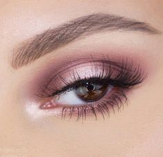 Rosa Make-up, Halo Eyeshadow, Alat Makeup, Purple Eye Makeup, Pink Eye Makeup, Subtle Makeup, Makeup Tutorial Eyeshadow, Makeup Beginners, Makijaż Smokey Eye