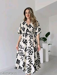 Batik Dress Modern Simple, Jaipuri Kurti, Batik Dress Modern, Stylish Kurtis, White Women Dresses, Girls Cotton Dresses, Stylish Kurtis Design, Simple Style Outfits, Casual Frocks