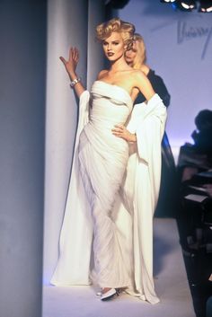 Mugler White, Paris Mode, Looks Street Style, Glam Dresses, Mode Vintage