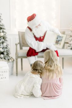 Sibling Santa Pictures, Christmas Minis With Santa, Santa Studio Sessions, Santa Minis Photography, Indoor Santa Mini Sessions, Indoor Mini Session Ideas