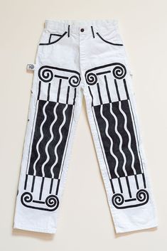 2d Fashion, Graffiti Pants, Customized Pants, Painted Pants, Unique Questions, Diy Pants, Painted Clothes Diy, Closet Colors, Diy Clothes Videos