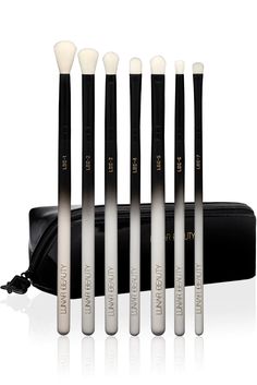 Amazing, high quality synthetic brushes! Not only are they cruelty free but they are SO SOFT with crimped brush hairs to mimic natural hair! That ombre handle? Iconic! This set is complete with a gorgeous easy to clean black makeup bag that can fit all your essential glam goodies and then some! Perfect for the everyday Dr Makeup, Lunar Beauty, Black Makeup Bag, Facial Contouring, Eye Brushes Set, Beauty Gift Card, Beauty Brushes, Cruelty Free Cosmetics, Brush Sets