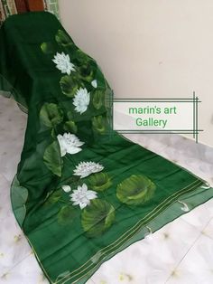 Painted Saree, Drape Sarees, Fabric Paint Diy, Saree Blouse Neck Designs