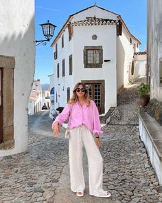 Auré ⚡️ on Instagram: “linen outfit for summer 💖🌞 #ootd #outfit #inspo” White Linen Pants Outfit, Spain Outfit, Linen Pants Outfit, European Summer Outfits, Skandinavian Fashion, Italy Outfits, Neue Outfits