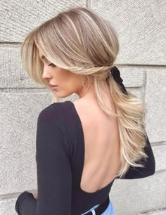 Hair Color Ideas Dark Roots, Hair Color Ideas Dark, Winter Hair Colour For Blondes, Roots Blonde Hair, Dirty Blonde Hair Color Ideas, Dark Roots Blonde, Ombre Blond, Neutral Blonde