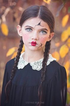 Doll Makeup Halloween Kids, Doll Halloween Make Up, Wind Up Doll Makeup, Scary Girls Halloween Costumes, Broken Doll Makeup Kids, Girls Scary Halloween Costumes, Creepy Doll Makeup Easy